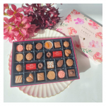 ❃【華やかなチョコレート🌸✨】⁡⁡⁡⁡⁡可愛すぎるチョコレートBOX&hearts;︎&hearts;︎&hearts;︎⁡⁡メリーチョコレートさんのグレイシャスファンシーチョコレートが届きまし&hellip;のInstagram画像
