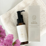 Hz ストレートリペアヘアオイルのご紹介です。とっても良い香りのこのオイル💗フローラルハーブの香りです🍀しっかりした無色透明のテクスチャで、液ダレはしません。風呂上がりの濡れた髪につけてド&hellip;のInstagram画像