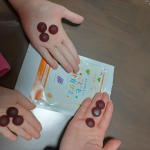 ﾓﾆﾌﾟﾗ様よりこども食育グミを頂きました(^-^)味もとても美味しくて弾力のあるグミでおやつにちょうどいいです💕我が家の子供達も奪いあうようにいただきました💏🎀ありがとうございました🌟#&hellip;のInstagram画像