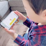 夢中になって録音してます😍こんな機能があるなんて面白い❣️パズルも頑張って解いて満足そう。発音も学べるし、操作もすごく簡単で楽しんで学べてる！日本語モードもあるので、下の子もこれから使&hellip;のInstagram画像