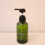 ハーバルリーフ⁡⁡オーガニックシャンプー使ってみました😀こちら、敏感肌で悩む方向けのオーガニックシャンプーです。⁡⁡フランスの国際有機認定機関「エコサート」認証のアルガンオイルや、&hellip;のInstagram画像