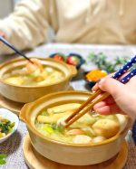 今日1/31は#愛妻家の日 &hellip;らしいです☺️それにちなんで夫婦で食卓を囲むpost🤳このお鍋はパパが作りました。👩🏻今日のご飯はパパ担当ね‼︎👨🏻マジ言ってんの⁇意味わかんないし&hellip;&hellip;のInstagram画像