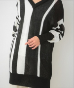 エウルキューブのニットチュニック♪『着心地の良さ』と『シルエットの美しさ』にこだわっているそうなんです！ドルマンデザインでルーズに着こなせるVネックニットチュニック♪ランダムな&hellip;のInstagram画像