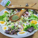 sakuramochi1175玄米酵素ハイ・ゲンキ スピルリナを試させて頂きました！今回は野菜たっぷりサラダに使用色が思ってたより緑で苦かったらどうしようと思ってたけどそんなことないです！味はあ&hellip;のInstagram画像