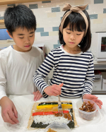 【モニター記事】今回の恵方巻にはテーブルランドさんの味つけかんぴょうとしいたけうま煮を使いましたー味つけかんぴょうが美味しくて、娘はとても気に入った様子でした！！恵方巻は準備も&hellip;のInstagram画像
