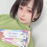 カラコン👁フラワーアイズワンデーが、カラーとデザインが改良されてリニューアルしたん🥰しかも！うるおい成分とUVカット機能が追加されたのです👏✨さらに！！度数も-8.00までに🙆&zwj;♀️✨&hellip;のInstagram画像