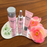 薬用フラビアリッチモイスト3点セットを使ってみました♪気になる肌にライン使用で手軽にエイジングケア*1独自成分の高濃度(※2)フラバンジェノール配合で乾燥しがちなお肌をサポート！うるツ&hellip;のInstagram画像