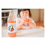 出口崇仁農園さんの奇跡の人参ジュース🥕いちさんと一緒におやつタイムにゴクリ🥤全国栄養価コンテストで最優秀賞の受賞歴もある最高の人参（化学合成農薬・化学肥料を一切使用していない）を&hellip;のInstagram画像