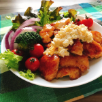 今日の一皿。鶏胸肉のチキン南蛮。***鶏胸肉があったので家族みんな大好きなチキン南蛮にしてみました⑅◡̈*胸肉パサつくと思われがちだけど下味次第ではしっとり柔らかく食べ&hellip;のInstagram画像