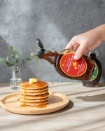 □@kefirfanメープルシロップをお試しさせていただいてます。赤いラベルのメープルシロップダーククラスは冷凍パンケーキにたっぷりかけて食べてみました。甘すぎずさらっとしてい&hellip;のInstagram画像