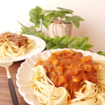 SUNAO もっちりパスタ　を夕飯にいただきましたっ！低糖質パスタなので糖質が気になる方におすすめの商品です&hearts;️パスタ本来のおいしさを損なわないようにもちっとした食感にするためにも&hellip;のInstagram画像