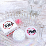 ・CURAPROXの粉歯磨き粉を使用してみました！🕊粉の歯磨き粉は初めて💓💓コーヒーをよく飲むので歯には人一倍気を遣っています😭乾いた歯ブラシに歯磨き粉をつけて磨きます！最初は&hellip;のInstagram画像