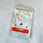 「幼児期の食べるチカラを育てる！こども食育グミ」食べるチカラを育てるグミ。栄養バランス、安全性、美味しさ、食べやすさ、続けやすさなどを追求して開発された栄養機能食品です。人工甘味料&hellip;のInstagram画像