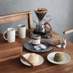 今日もシルバニアちゃんとおやつだってさ🐰トイザらス限定の森の幼稚園セットにはこんなにかわいい子達も付いています。娘も飽きずに遊んでくれているのでパーツや仲間を増やしたくなっている母です😙（&hellip;のInstagram画像