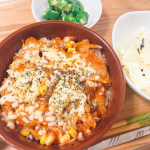 🍳\ 夜ごはん𓌉◯𓇋 /𖧧.｡.Menu⚪︎チキントマトドリア⚪︎オクラポン酢⚪︎キャベツの塩昆布のせ業務スーパーで買った鶏肉のトマト煮込み(骨つきのやつ)&hellip;のInstagram画像