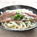 @sennaritei_restaurant　さまからいただきた「味噌仕立てしゃぶ肉うどん」を食べました。ぜいたくランチ♪近江牛と、うどんと出汁が冷凍で送られてくるミールキット（2人前）です。&hellip;のInstagram画像