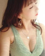 こんにちは☀⁡⁡⁡⁡だいぶ暖かくなって来ましたね🌈⁡⁡⁡⁡⁡今日のナイトブラは爽やかなグリーン🌿⁡⁡⁡LUNAナイトブラはずっと使ってます🥰⁡⁡⁡⁡デザインも品のあるレース&hellip;のInstagram画像