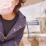 【マスクが一気に華やかに🌸✨】こんばんは〜⭐️息子は今日から春休み😊🌸お天気も良かったのでお散歩がてら幼稚園の制服一式をクリーニングに出してきました〜💕そんなちょっとしたお散歩&hellip;のInstagram画像