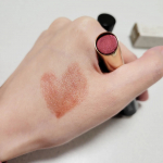 無添加で優しい口紅。エポラーシェさんのモイスチャーリップスティック💄リッチレッド♡唇の縦じわ、乾燥が気にならなくて🙆するする塗れる😌☆#無添加化粧品 #エポラーシェ #EPORASHE&hellip;のInstagram画像