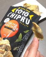 今年一番美味しくて歓喜したスナック菓子がこちら💁&zwj;♀️#トトチップるお魚の皮とスパイス香る、ありそうでなかった組み合わせ。例えば鮭の皮がパリパリに焼けたやつ、美味しくないですか？！&hellip;のInstagram画像