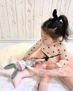 ..おままごと、ごっこ遊びが大好きなそらちゃんに新しいお友達🐰🌷トイザらスでしか買えないオリジナルブランド　『Friends For Life（フレンズフォーライフ）』のうさぎさん🐰🌼細部&hellip;のInstagram画像