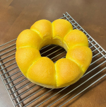 hisapueモニターでもらった「奇跡の人参ジュース」でつくった、砂糖不使用パンのレシピ。バターも入ってるのでふわっとした生地だけど、たまごや牛乳はなしなのでキメ細かい感じというよりはさっくり&hellip;のInstagram画像