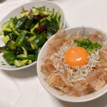 #マルトモ さんの新商品を一足早くお試しさせていただきました🤍もうパッケージの食べ方が美味しそうで、そのまま再現して作ってみたよー☺️花かつおは風味豊かで和えることもできるし、だしもとれるし大&hellip;のInstagram画像