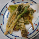 @yamagata_lafrance  様より#やまがた山菜セット  をいただきました💕 届いたときに写真撮ったつもりが撮れてなかった〰️💦雪うるいはマヨネーズやポン酢でいただきま&hellip;のInstagram画像