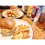 ⁡すごいボリューム満点✨✨⁡Hyoe's burgerへ🇺🇸⁡⁡⁡大盛りのpotato🍟量にはびっくり😵‼️⁡⁡⁡⁡⁡#神戸#元町#ランチ&hellip;のInstagram画像