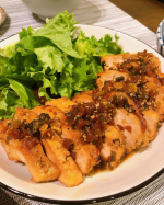 甲州小梅（カリカリ梅）110g 山梨県の特産品として有名な甲州小梅🌸今日の晩ご飯には、この甲州小梅のカリカリッした食感と食欲をそそる酸味を存分に活かして鶏肉のカリカリ梅ネギ&hellip;のInstagram画像