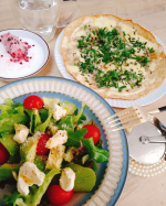 🎀昼ごはん🎀#ロイヤルユキ　さんの #ケフィアヨーグルト &hearts;牛乳に#ロイヤルケフィアプロプラス　を入れてウォーマーで温めて1日放置するだけで#乳酸菌 4兆個以上の最強ヨーグルトが出&hellip;のInstagram画像