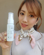 『プライバシー　UVミスト50』・暖かくなって肌の露出が増えると紫外線が気になる季節☀️私は、絶対に焼きたくないので最近ミストタイプの日焼け止めを持ち歩き始めました👜コンパ&hellip;のInstagram画像