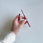 【kingdom】✔️ニュアンスパール ジェルライナー気になってたラズベリーブラウン🍓このジェルライナーねめちゃくちゃ細かなラメが入っててすっごく可愛いんだよ🥹💗&hellip;のInstagram画像