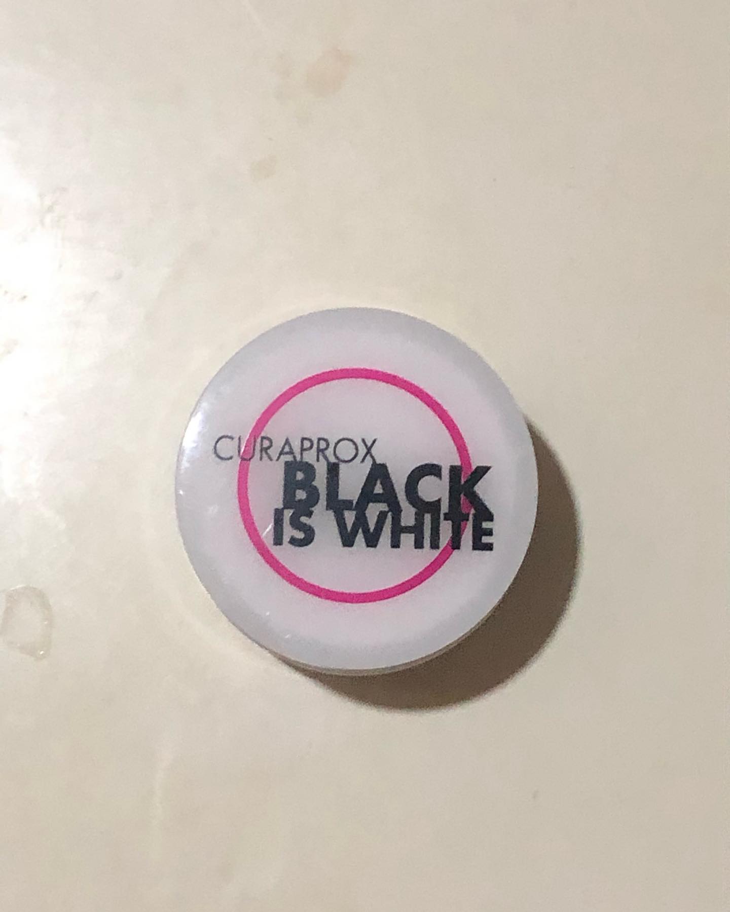 口コミ投稿：粉の歯みがき粉は初めて使いました。普通の歯みがき粉より泡立ちがない分よく磨ける…