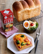 休日の朝ごはん💕ちょっとのんびり、ピザトースト作りました😊正田醤油さまより、ピザトーストソースをいただいたんです✨タバスコブランドが手掛けるピサソースは、完熟トマトをベースに、オレガノ、バジ&hellip;のInstagram画像