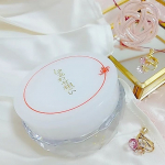 縁起の良いコスメ💗新商品のオールインワンジェルだよ🍀『しあわせ想い』は大切な人の幸せを願いながら頑張る人にこそ幸せが訪れてほしいそんな願いが込められて生まれたそうです🎀ジェルの中の金箔&hellip;のInstagram画像
