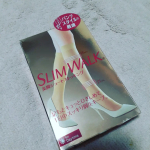 モニター商品いただきました。今回は、食べ物ではないんですよ(笑)ピップ株式会社さんのスリムウォーク　美脚ショートストッキングピュアベージュ　M-Lです。産後まだ痩せきれてないプニプニの&hellip;のInstagram画像