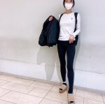 雨のために今日の仕事がなくなりました⚡️😂写真はお化粧してません&hellip;Hちゃんと映画を観に行った時に履いて行ったスリムウォークの@slimwalk_pip 24時間マル&hellip;のInstagram画像