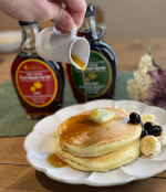 ❤️お昼に #ホットケーキ を焼きました👵🏻💗#bruno の #ホットプレート を使って◡̈&hearts;︎焼き上がったら、バター🧈をのせて#ロイヤルユキ さんの #メープルシロップ を&hellip;のInstagram画像