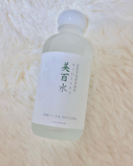 有機へちま水100％のめぐみを肌にたっぷり♪美百水を試してみました。ボトルは瓶タイプなので冷やして使うのによかったです☺️テクスチャはみずみずしいテクスチャで、さっぱりした使い心地&hellip;のInstagram画像