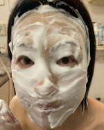 ヴァーナルの洗顔石鹸。きめの細かいふわふわの泡で、たっぷりお肌を包んで洗えました。毎日使用してみて、肌のざらつきがなくなり、肌が滑らかになったように感じます。#ヴァーナル #素肌つるつるセット&hellip;のInstagram画像