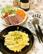 *。🍴👩🏻&zwj;🍳ビストロあちか👩🏻&zwj;🍳🍴・ホワイトアスパラの卵ソースがけ・ローストビーフサラダ マッシュポテト添え・グリーンアスパラと生ハムのリゾット・モエシャン・白ワイン&hellip;のInstagram画像