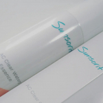 サンソリットさんのウォータリーエッセンスとジェル😻❤️お洒落な容器で洗面台にあるだけでテンションが上がります😳⭐️ウォータリーエッセンスはプッシュ式でとても使いやすいで&hellip;のInstagram画像