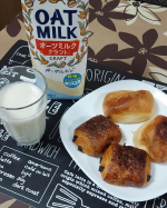 &middot;⁡⁡⁡オーツミルククラフト、生活始めました🙌⁡⁡大人になってたから、牛乳の甘さ濃さが、少し苦手になってきて、もっとサラッと飲みたいって思ってた😆⁡&middot;⁡⁡⁡この、オーツミルクは、⁡オーツ麦を&ldquo;&hellip;のInstagram画像