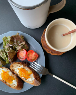 @earth.milk.cafe 様よりOAT MILK BASE いただきました🌿専用のケトルにお水を入れ60度にあたたまったらオーツミルクを入れあとはふたをして30分待つだ&hellip;のInstagram画像