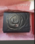 革製品産地で有名なイタリア、モッロヴァッレにて1975年に創業したGIUDI社。&nbsp;イタリア製 花柄 本革 ミニギャルソンウォレット【GIUDI/ジウディ】バラ柄のエレガントで手になじみやす&hellip;のInstagram画像