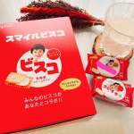 SNSで見てから気になってたスマイルビスコ🥰じいじ👴ばあば👵にプレゼントしたいなぁーと思ってました✨⁡ちょっとした文字とスタンプが入力できて、作るのはとっても簡単でした❤️入力できるパターンは&hellip;のInstagram画像