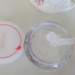 オールインワンジェル『しあわせ想い』のお試しを始めて、3週間ほどが経ちました。オールインワン、短時間でお手入れできてやっぱり便利😄肌の状態は、夜の洗顔時でもツルツルした感じです。蓋を開けた&hellip;のInstagram画像