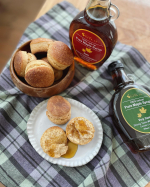 酵母スコーン。#日々の生活#日々の暮らし#日々の出来事#手作りおやつ#手作りスイーツ#手作りお菓子#酵母菓子#酵母スコーン#酒種酵母#ロイヤルユキ#メープルシロップ#メイプルシロップ&hellip;のInstagram画像