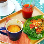 レンチンだけで作れるパンケーキの朝食です。パンケーキなのにグルテンフリー、しかもコラーゲンも入っています✨大きめマグカップに卵を1個と「コラーゲンたっぷりパンケーキの素」を大さじ３杯いれたら、ダ&hellip;のInstagram画像